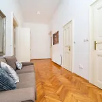 Spacious Two-Bedroom Apartment In Old Town