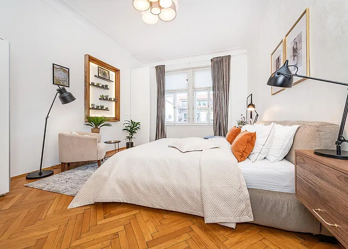 Spacious Two-Bedroom Apartment In Old Town