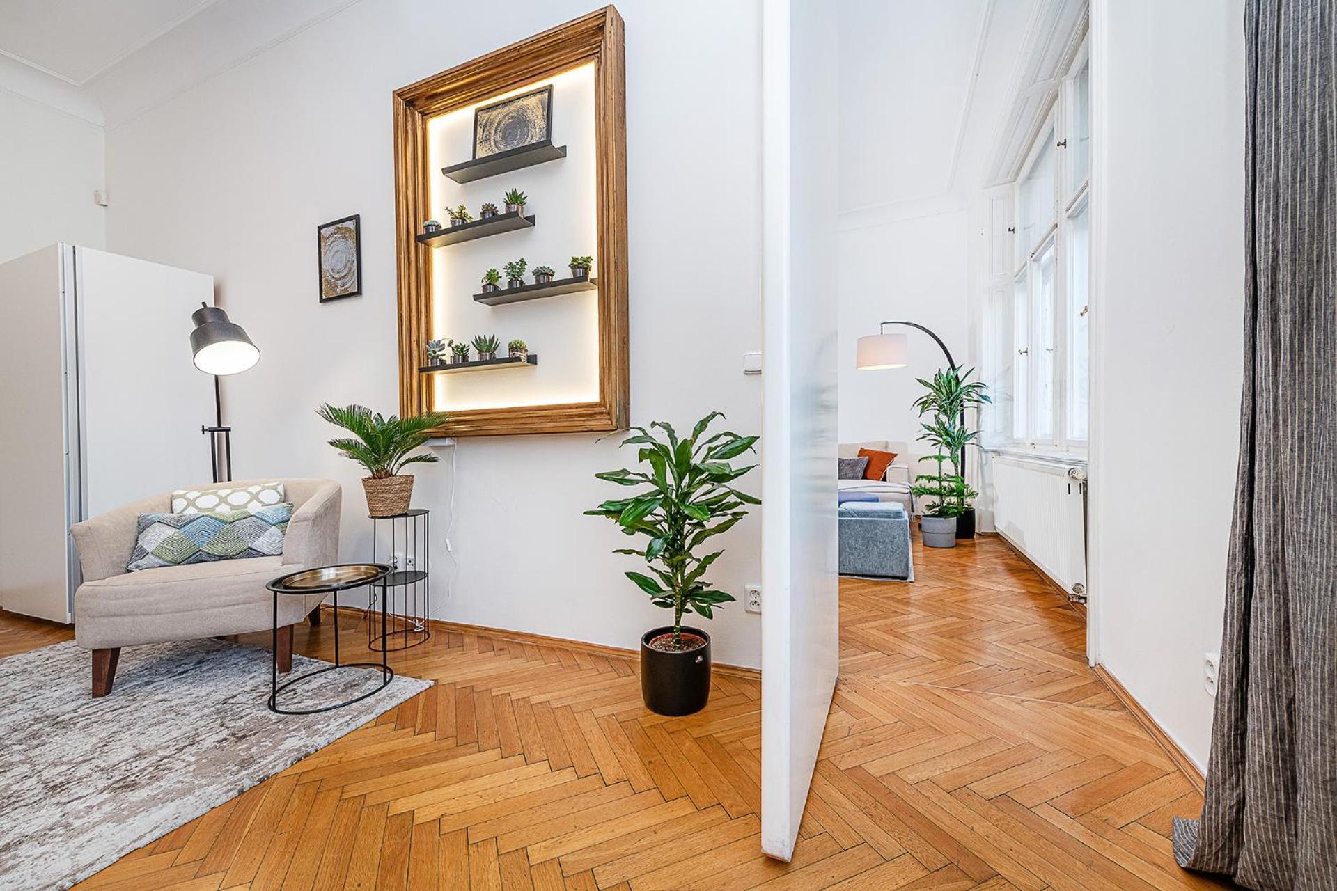 Spacious Two-bedroom In Old Town Appartamento *