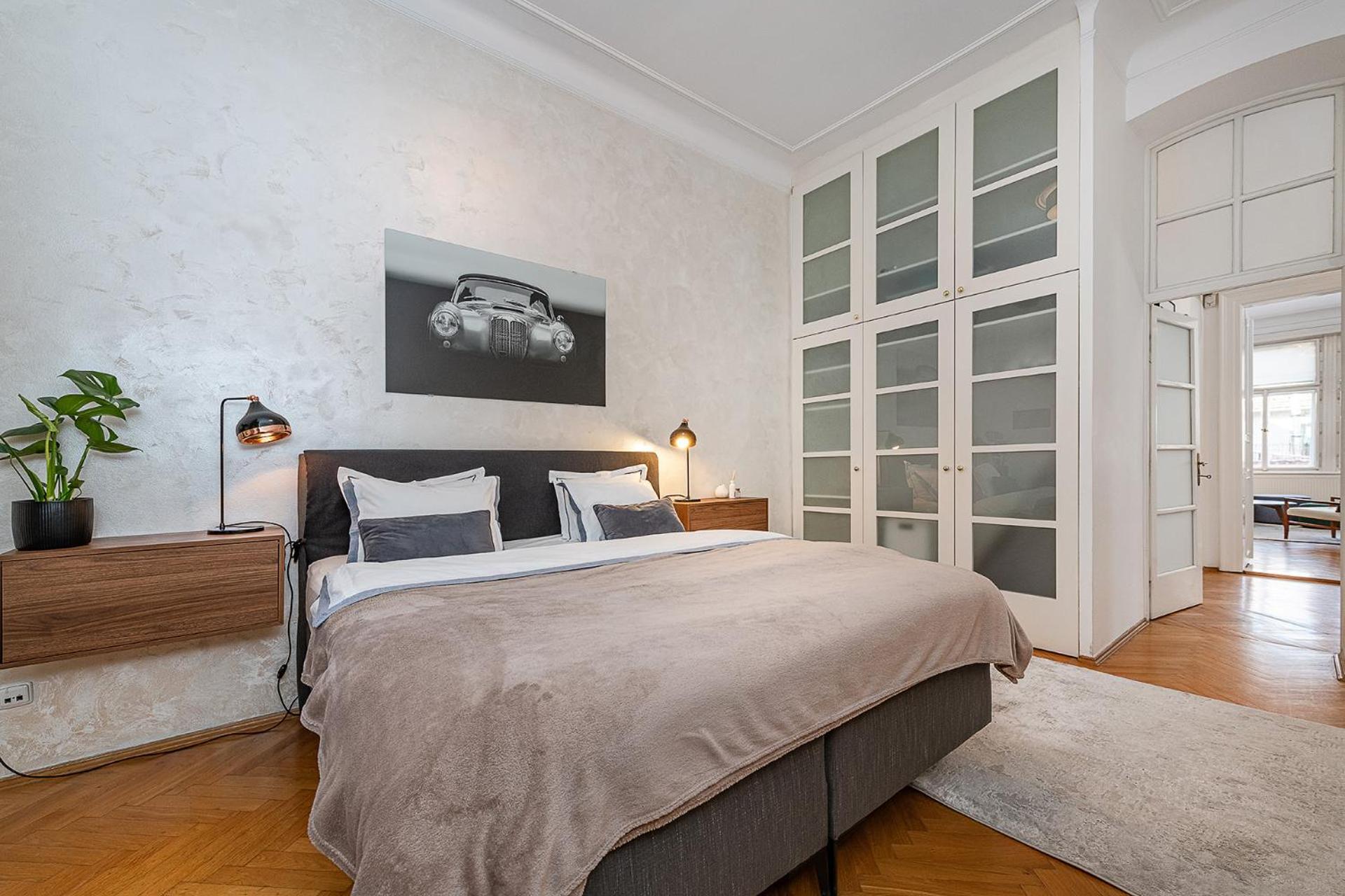 Appartamento Spacious Two-bedroom In Old Town *
