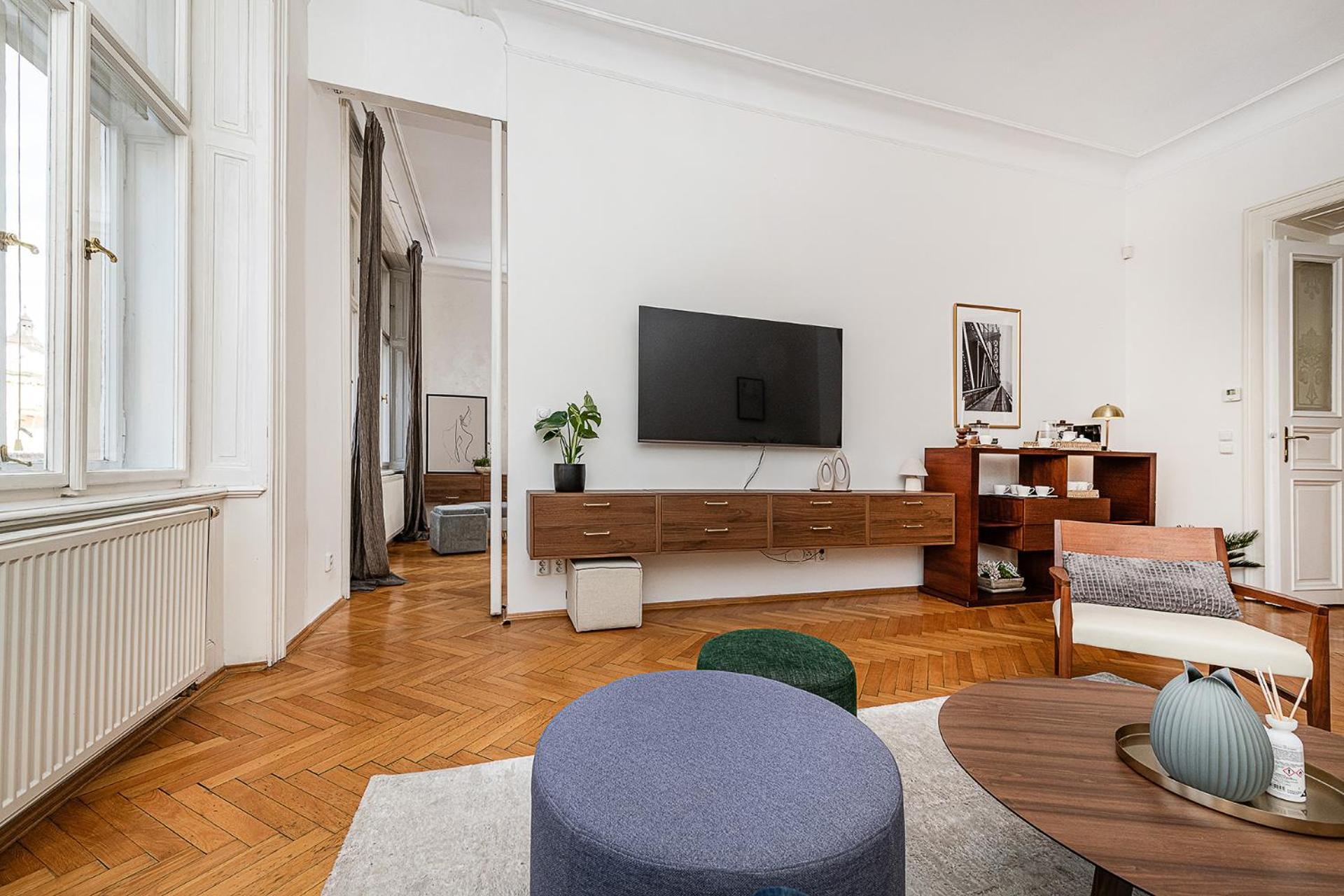 Spacious Two-bedroom In Old Town Appartamento