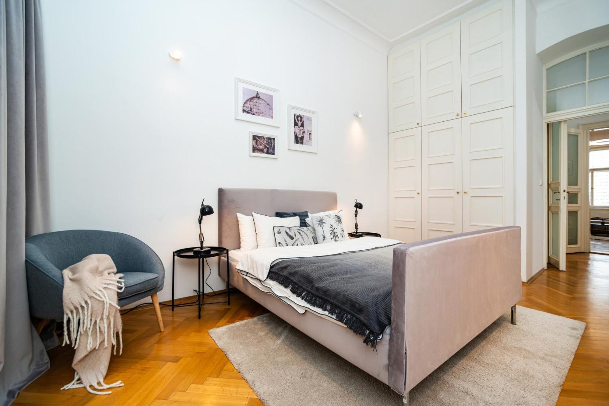 Spacious Two-bedroom In Old Town * Praga