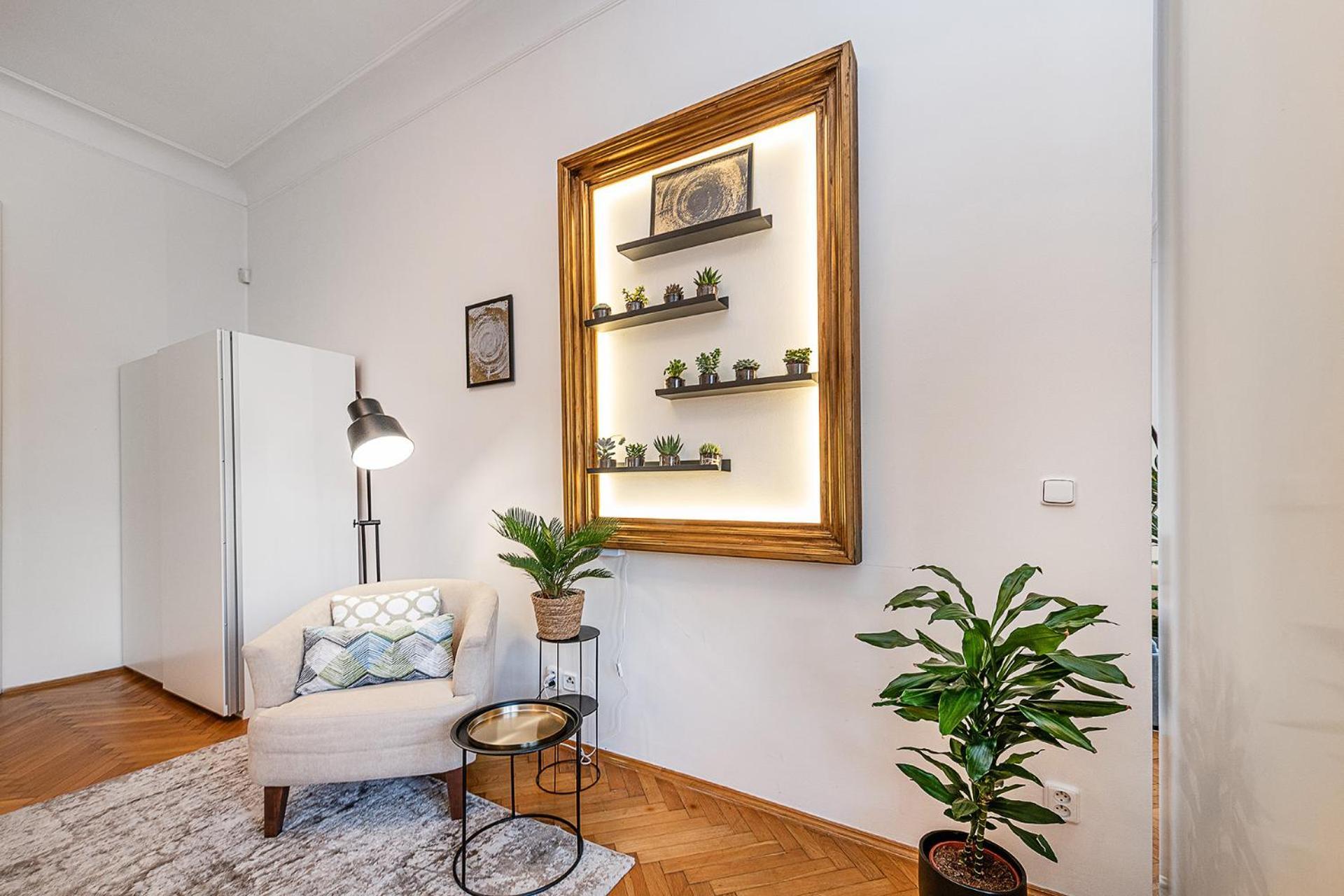 Appartamento Spacious Two-bedroom In Old Town Praga