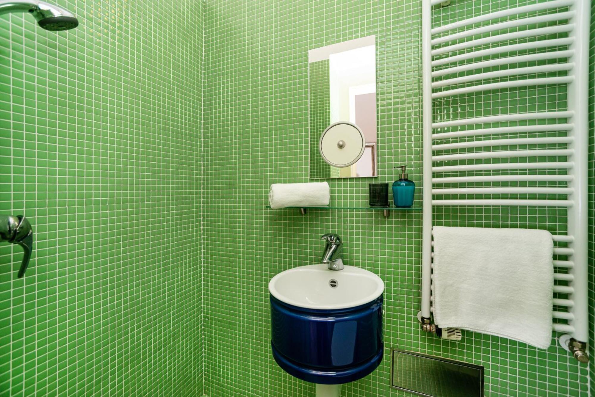 Appartamento Spacious Two-bedroom In Old Town *