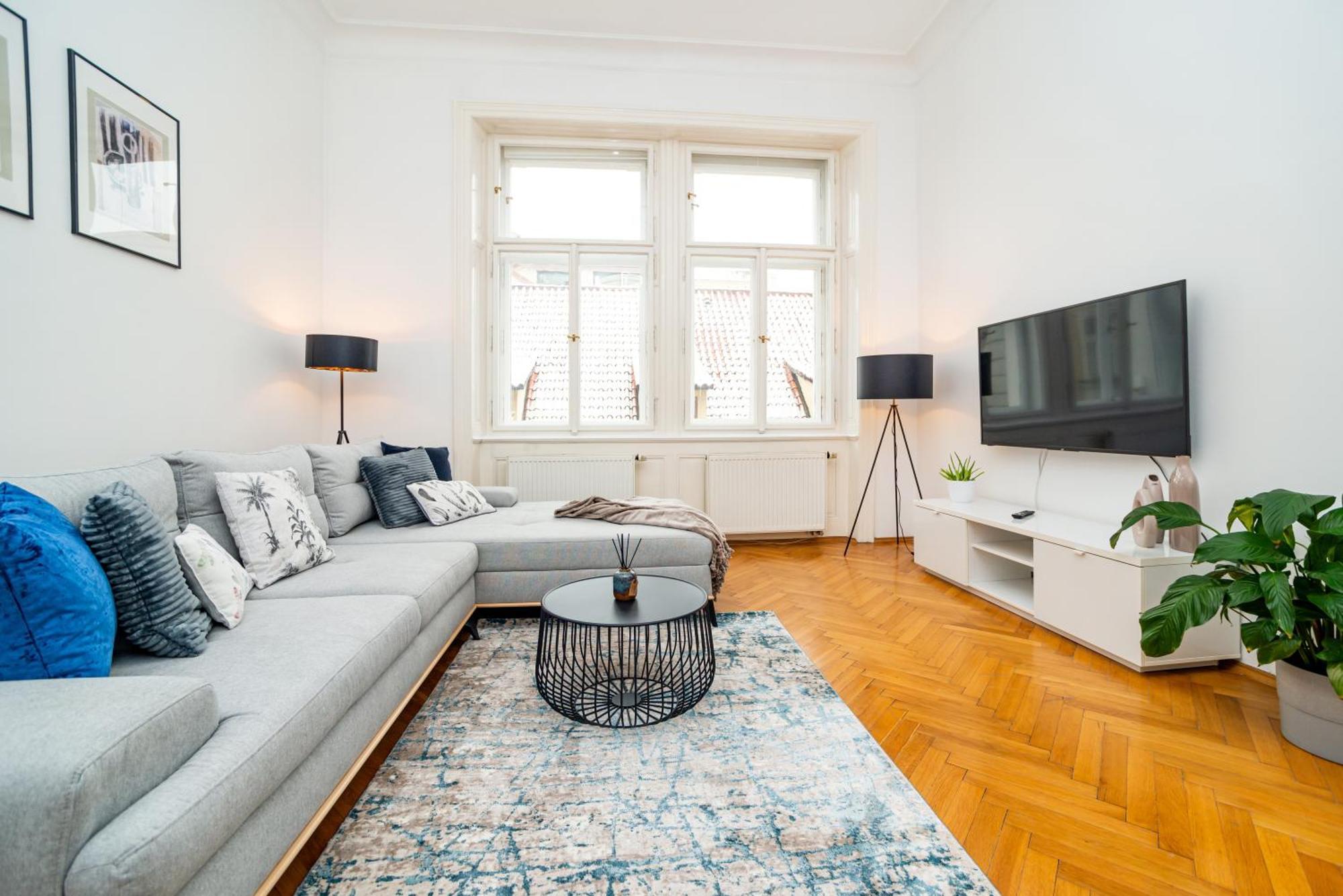 Spacious Two-bedroom In Old Town * Praga