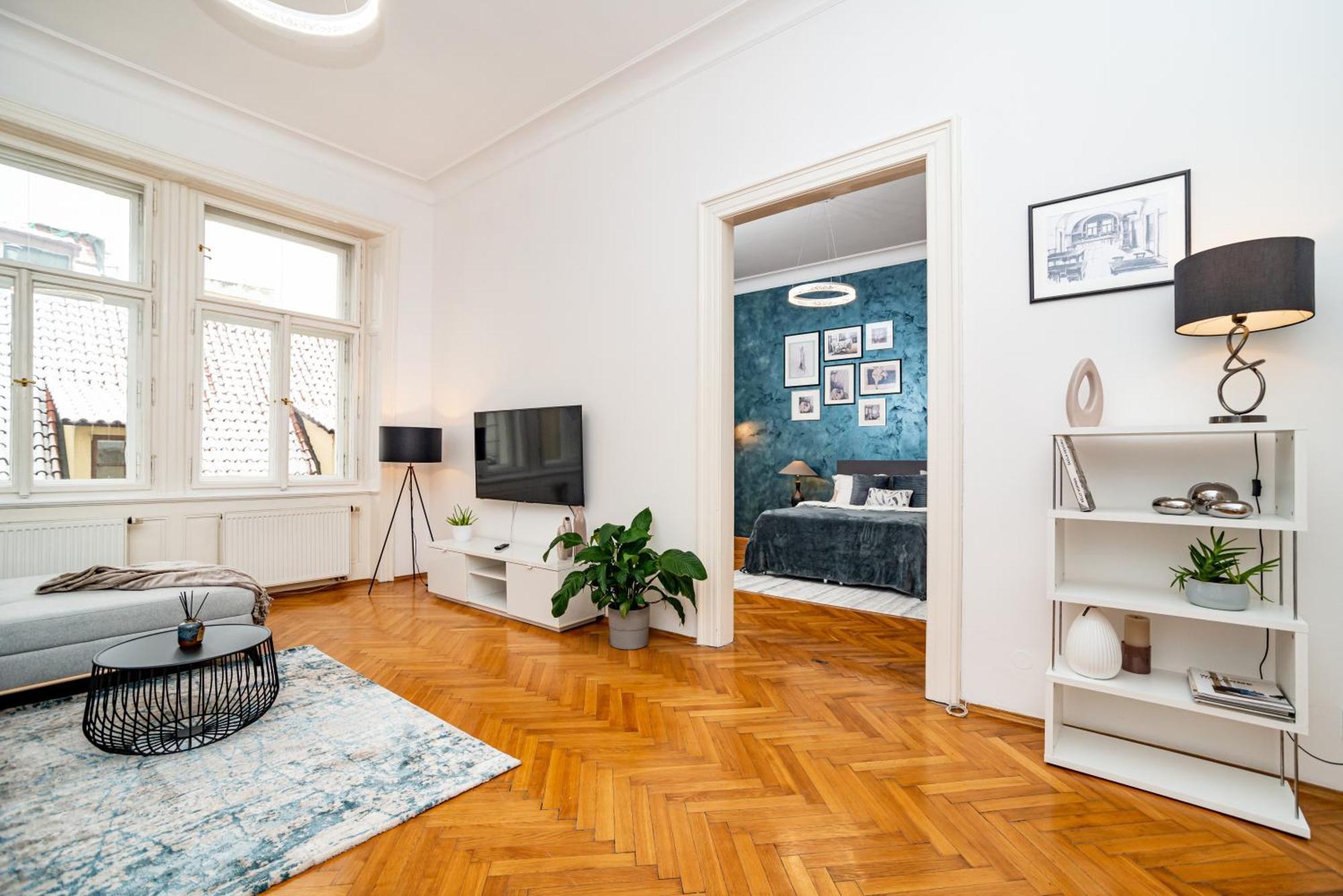 Appartamento Spacious Two-bedroom In Old Town