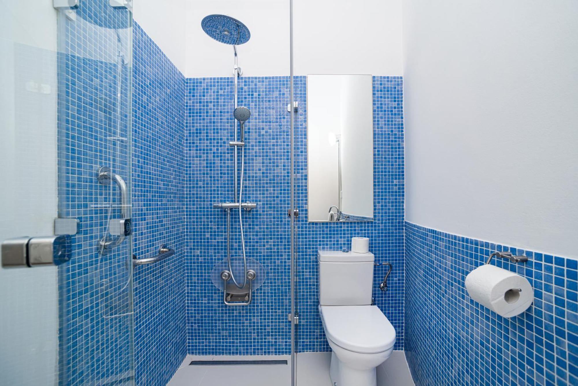 Spacious Two-bedroom In Old Town