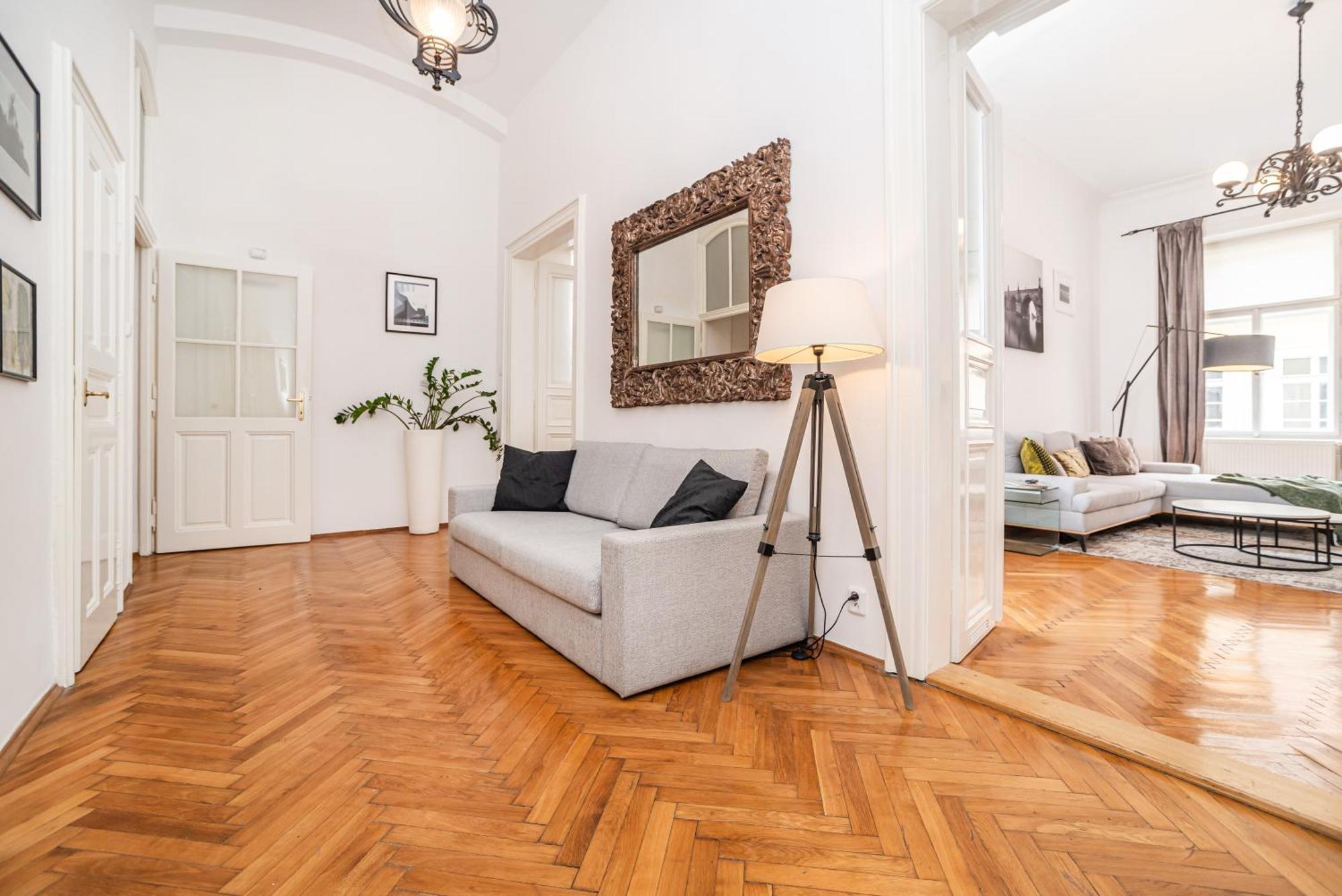 Spacious Two-bedroom In Old Town * Praga
