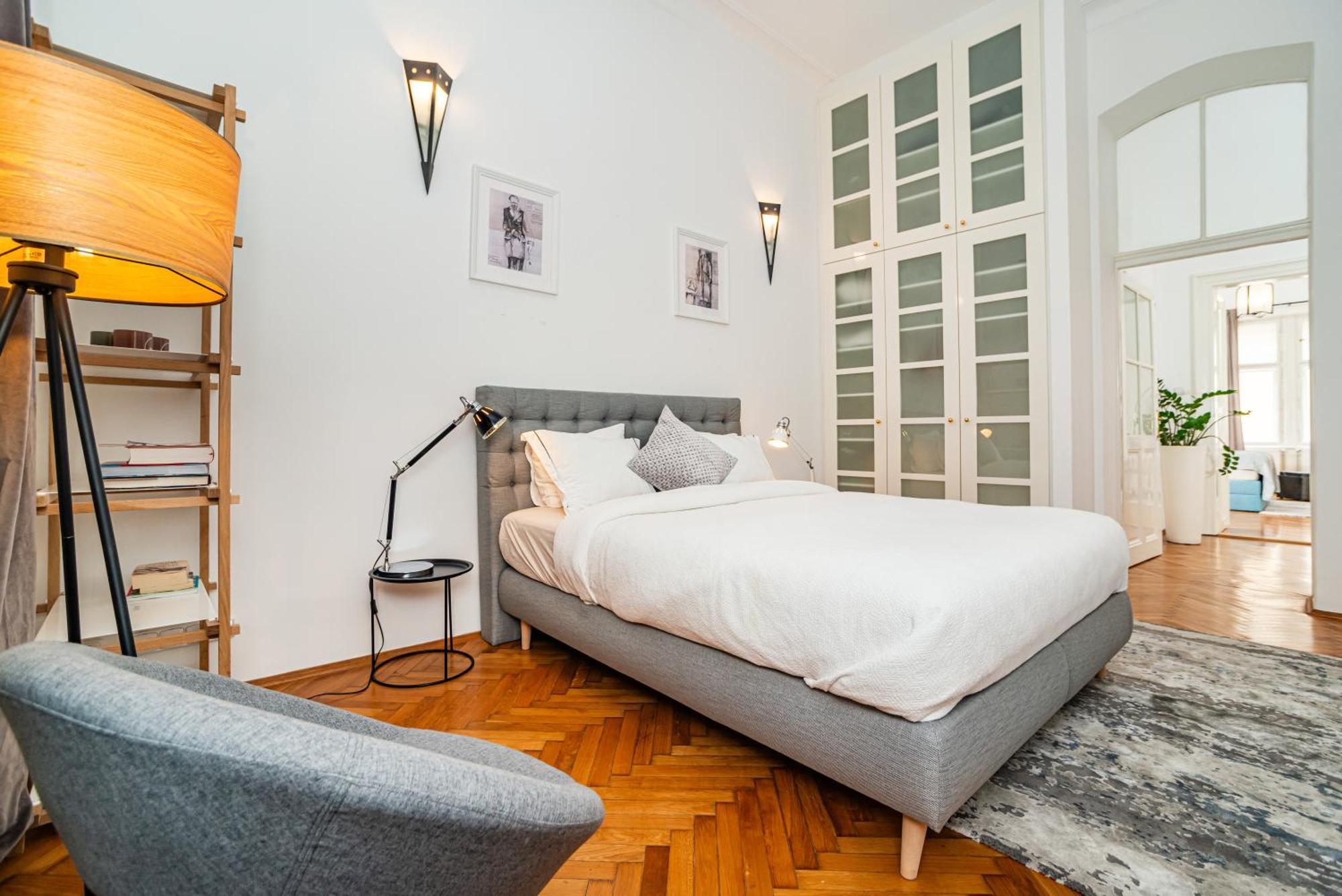 Spacious Two-bedroom In Old Town Appartamento