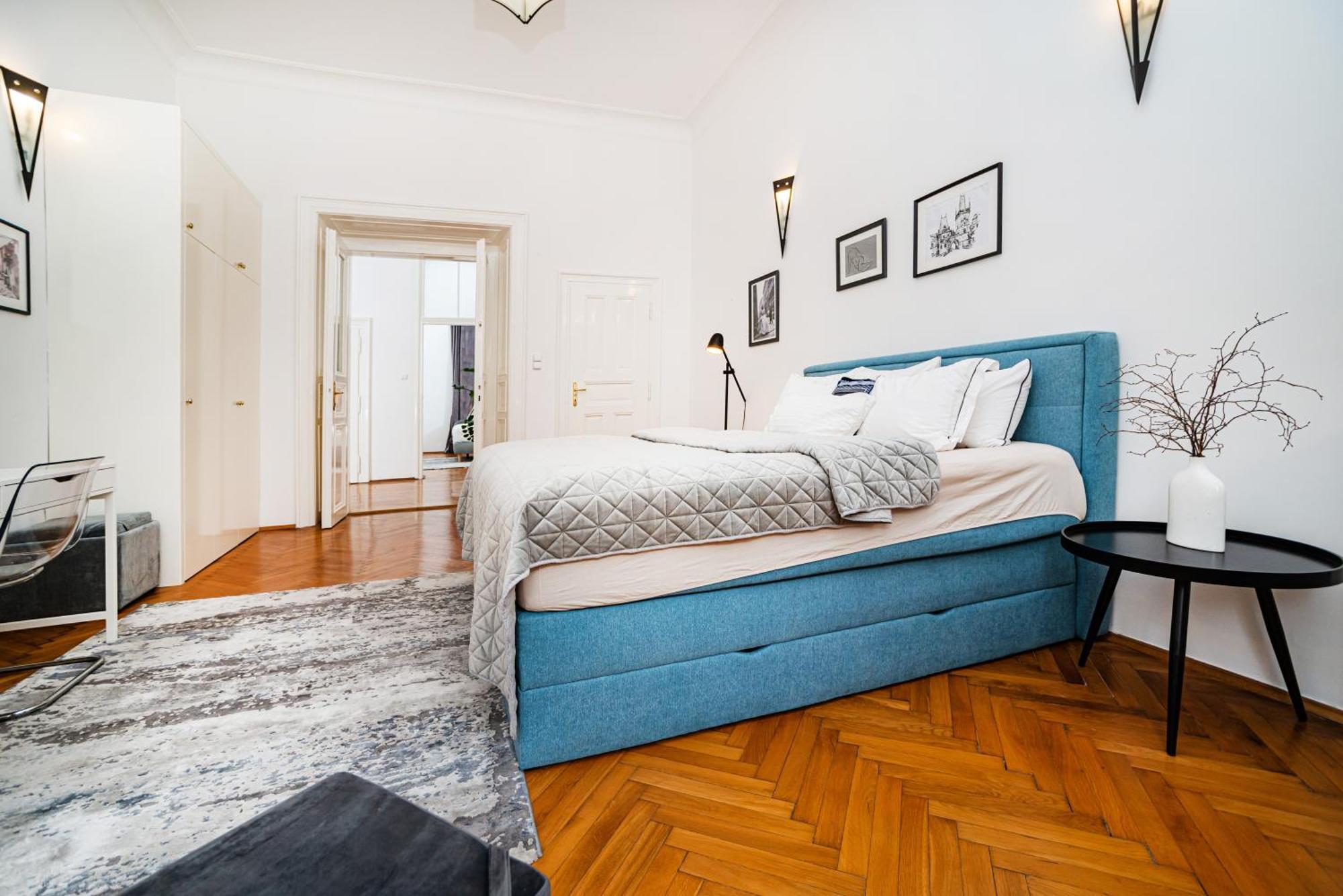 Spacious Two-bedroom In Old Town Appartamento *