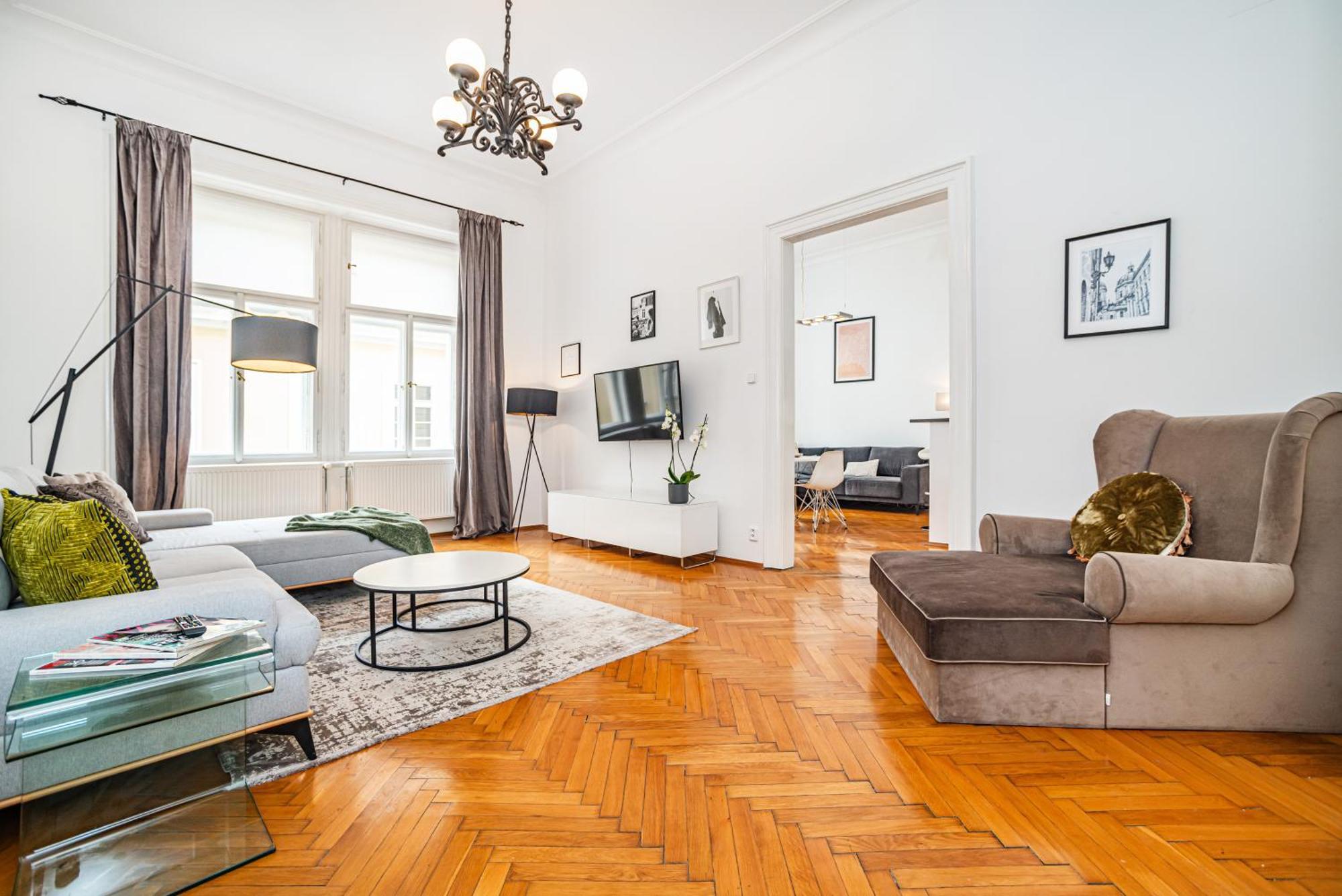 Spacious Two-bedroom In Old Town Appartamento Praga