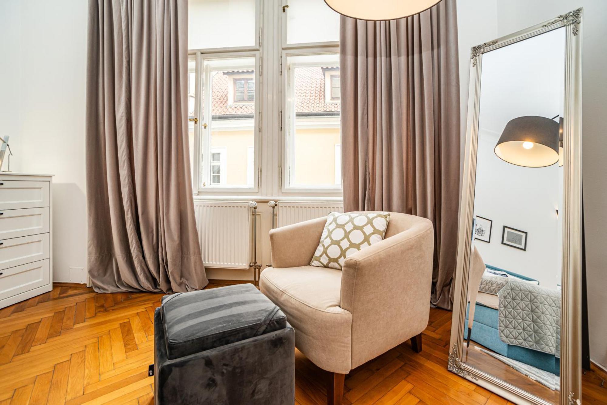Spacious Two-bedroom In Old Town Appartamento Praga
